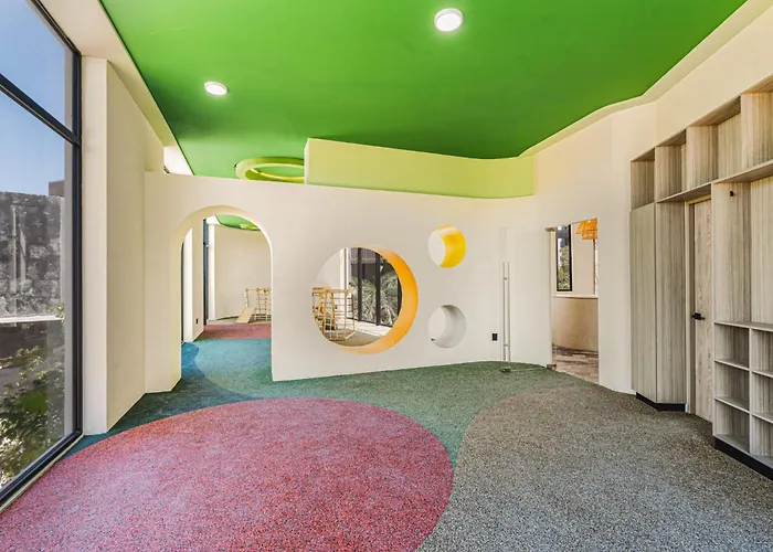 Walk To 1br 4 Guests Kids Area Office *